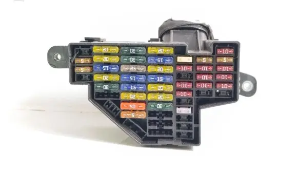 Volkswagen PASSAT B6 Fuse box set 130112 01517