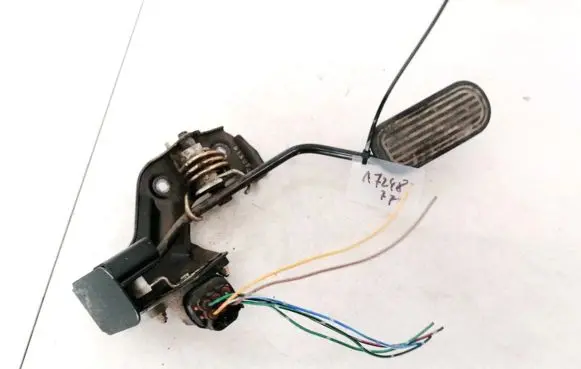 Toyota Avensis Verso Accelerator throttle pedal