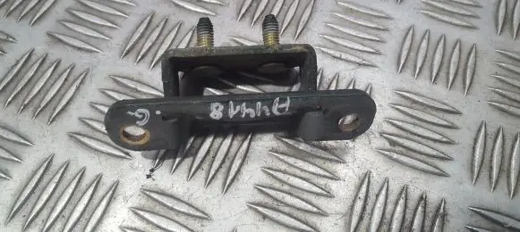 Subaru Legacy Tailgate/trunk/boot hinge