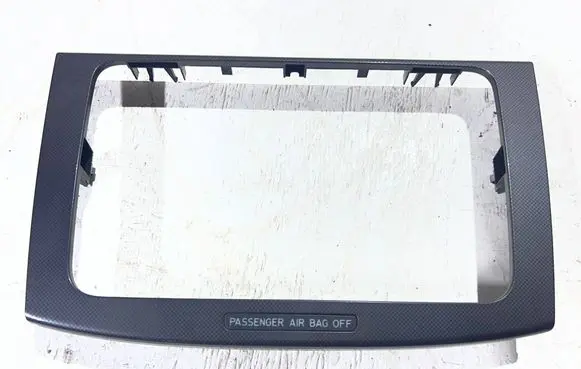 Radio/GPS head unit trim