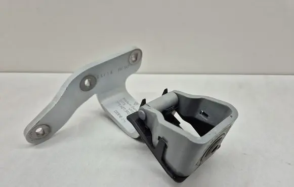 Porsche Cayenne (92A) Tailgate/trunk/boot hinge 7P5827302E