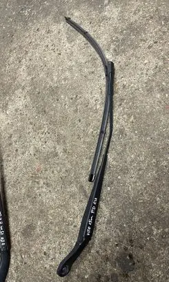 Mercedes-Benz Vito Viano W447 Front wiper blade arm A4478200200