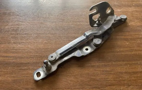 Audi A4 S4 B5 8D Tailgate/trunk/boot hinge