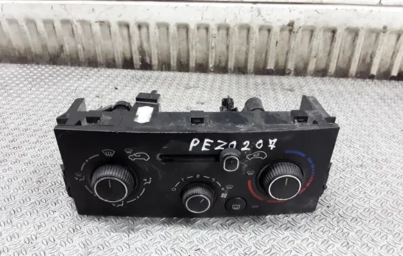 Peugeot 207 Climate control unit