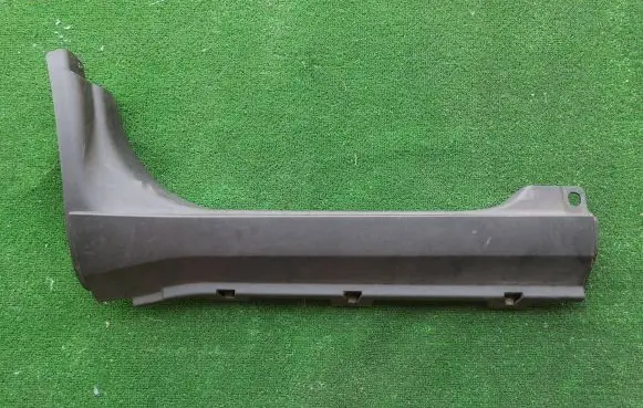 Iveco Daily 6th gen Side skirt front trim 5801521533