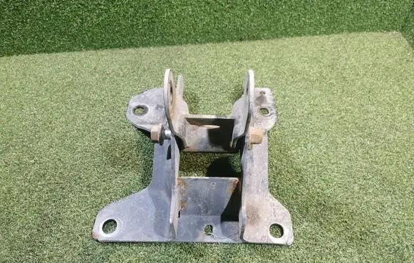 Renault Master III Sway bar bush bracket, rear 8200796087