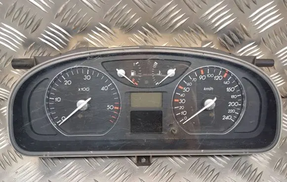 Renault Laguna II Speedometer (instrument cluster) 8200170314