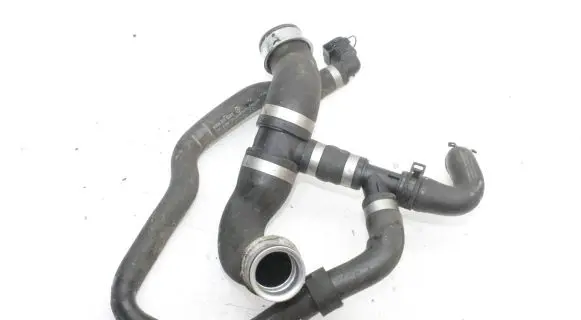 Mercedes-Benz C W204 Engine coolant pipe/hose A2045018282