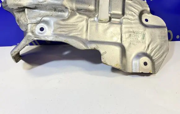Volvo XC90 Heat shield in engine bay 31437711 31492192