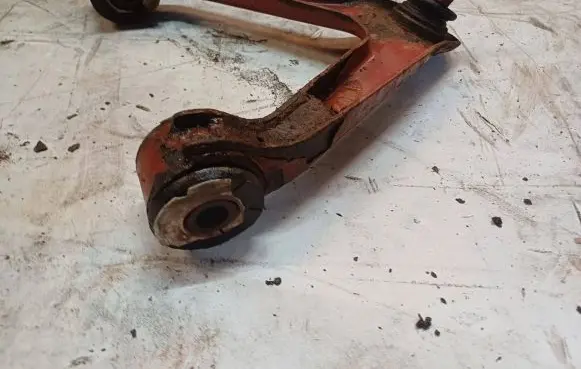 Iveco Daily 35 - 40.10 Front lower control arm/wishbone