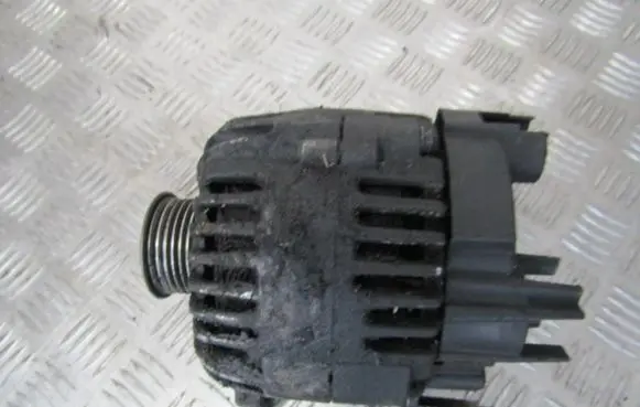 Volkswagen Golf V Generator/alternator 03C903023B tg11c015
