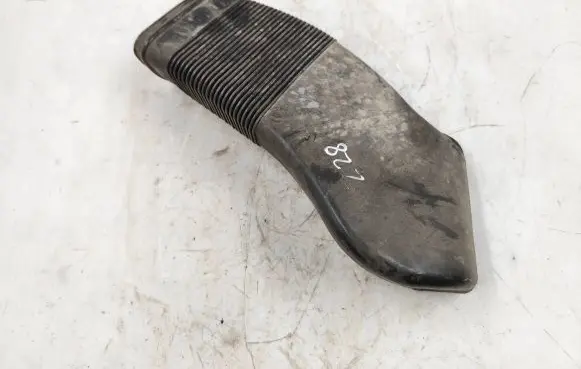 Audi A4 S4 B5 8D Air intake duct part 8D0129617E