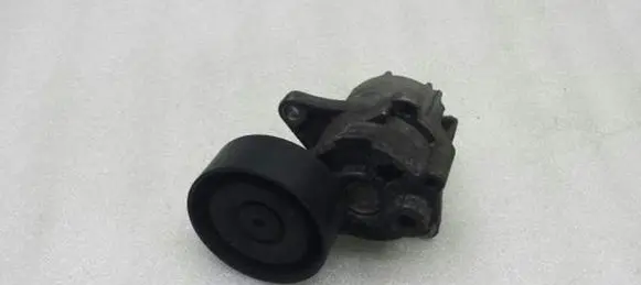 Mercedes-Benz S W220 Generator/alternator belt tensioner A6112000570