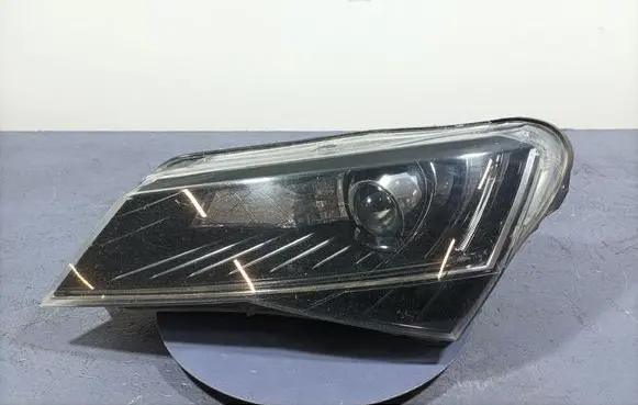 Skoda Superb B5 (3U) Headlight/headlamp 3V1941015A