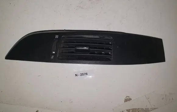 Toyota Corolla Verso E121 Cabin air duct channel 5568064020