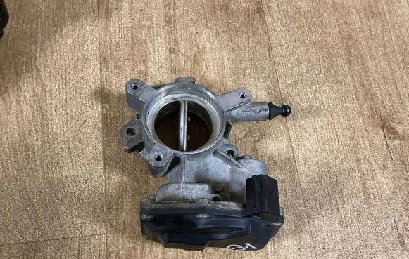 Opel Insignia A Throttle valve 503293