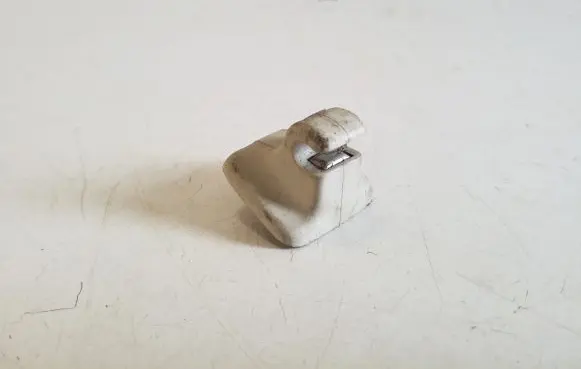 Sun visor clip/hook/bracket