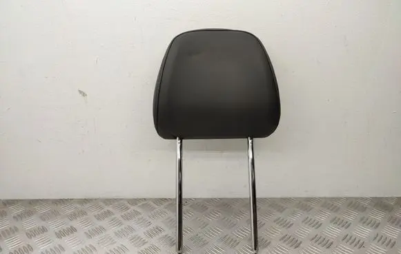 Audi A3 S3 8V Front seat headrest 