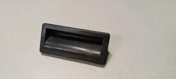 Tailgate opening switch