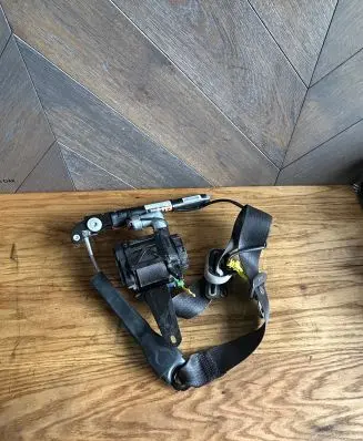 Opel Antara Front seatbelt 95473470