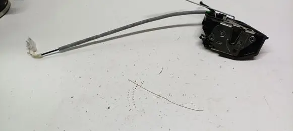 BMW X3 E83 Front door lock 7154628