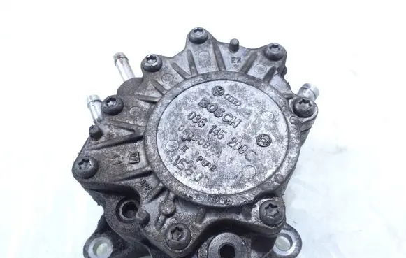 Skoda Octavia Mk2 (1Z) Vacuum pump 03G145209C