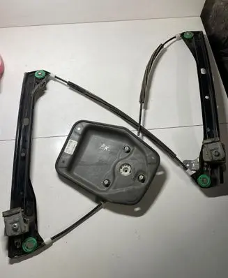 Volkswagen Jetta V Front window lifting mechanism without motor 1K5837461B