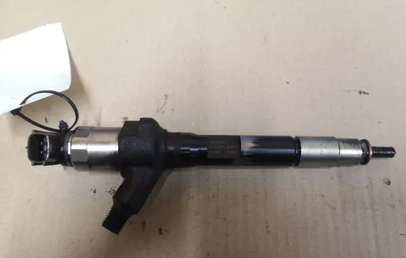 Mazda 6 Fuel injector R2AA13H50 R2AA