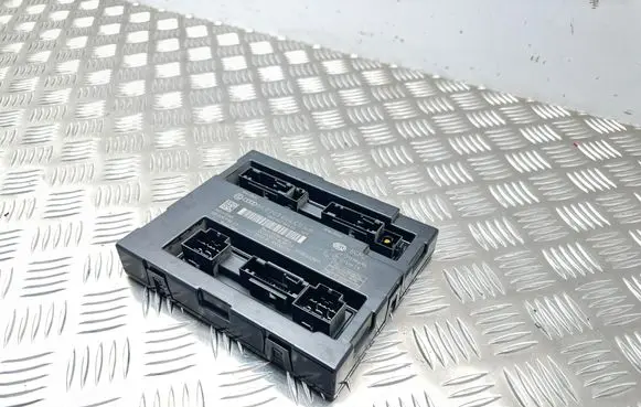Audi A5 8T 8F Comfort/convenience module 8K0907064CG 00002001
