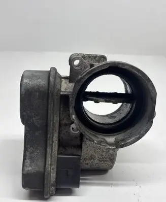 Volkswagen Touran I Throttle valve 03G128063B