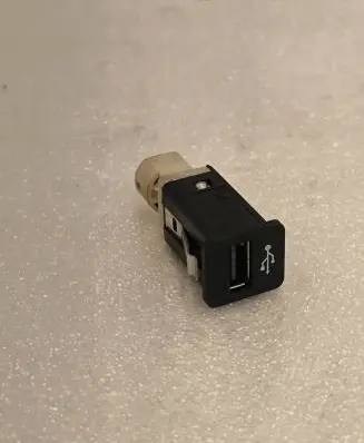 BMW 7 F01 F02 F03 F04 USB socket connector 9167196