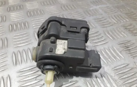 Headlight level adjustment motor
