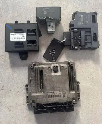Renault Trafic III (X82) Engine control unit/module 237106626R 237107168R 0281032458