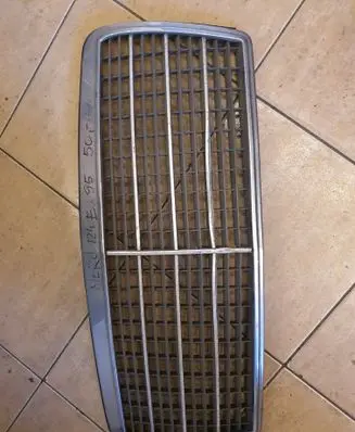 Mercedes-Benz E W124 Front grill 1248880323