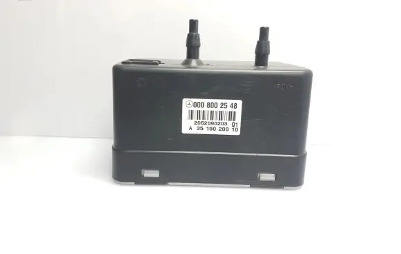 Mercedes-Benz E W211 Central locking vacuum pump 0008002548