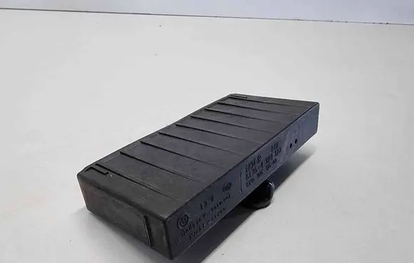 BMW 5 E34 Comfort/convenience module 61351379372 5KG00517500