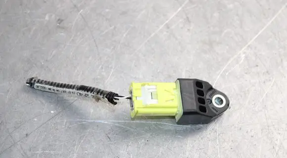 Toyota Auris E180 Airbag deployment crash/impact sensor 8983102160