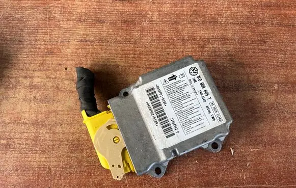Volkswagen Golf V Airbag control unit/module 1K0909605T