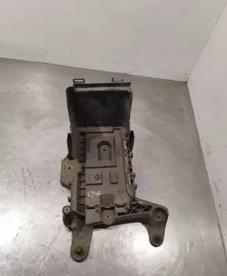 Battery box tray