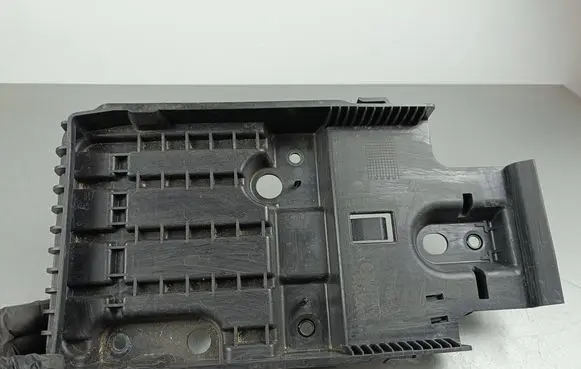 Volvo XC90 Battery tray 31688220