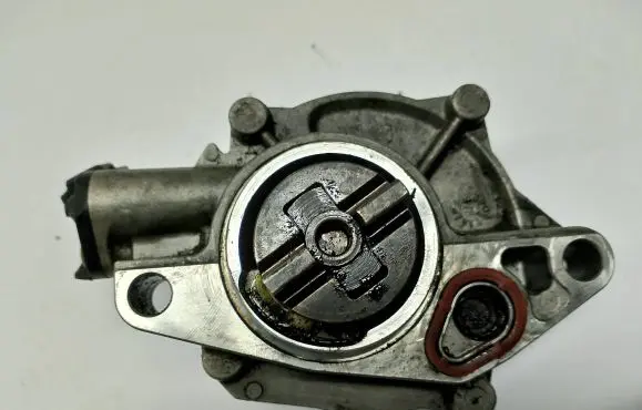 Ford Focus Vacuum pump 20XPE