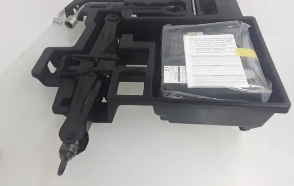 Lexus CT 200H Tool set 6477776010