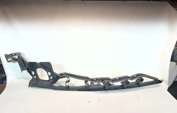 BMW X5 E70 Fender mounting bracket 7157990