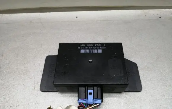 Volkswagen PASSAT B5 Comfort/convenience module 1J0959799H
