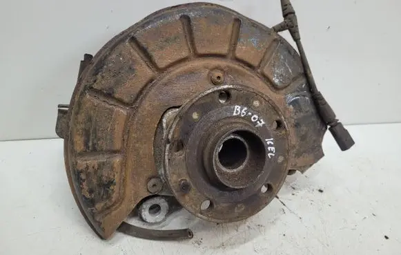 Volkswagen PASSAT B6 Front wheel hub