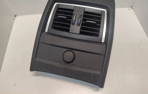 BMW M3 F80 Rear air vent grill 9333675 64229333675