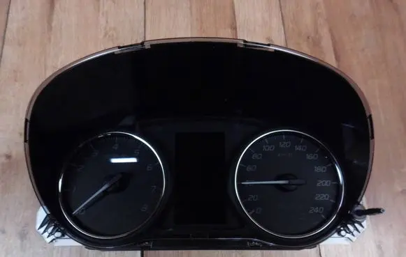 Mitsubishi Outlander Speedometer (instrument cluster) 8100C533