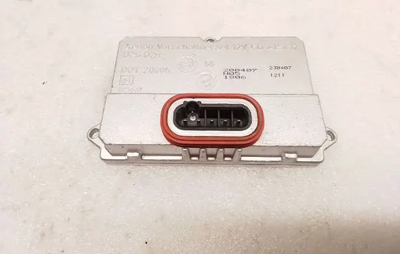 Mercedes-Benz E W211 Headlight ballast module Xenon 5DV00829000
