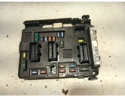Citroen Berlingo Fuse module 9650618280 U118470005