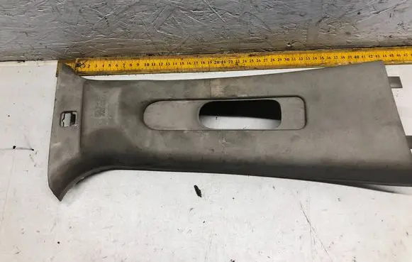 Jeep Grand Cherokee (WK) (B) pillar trim (top) 5KU68BDXAA 27416299